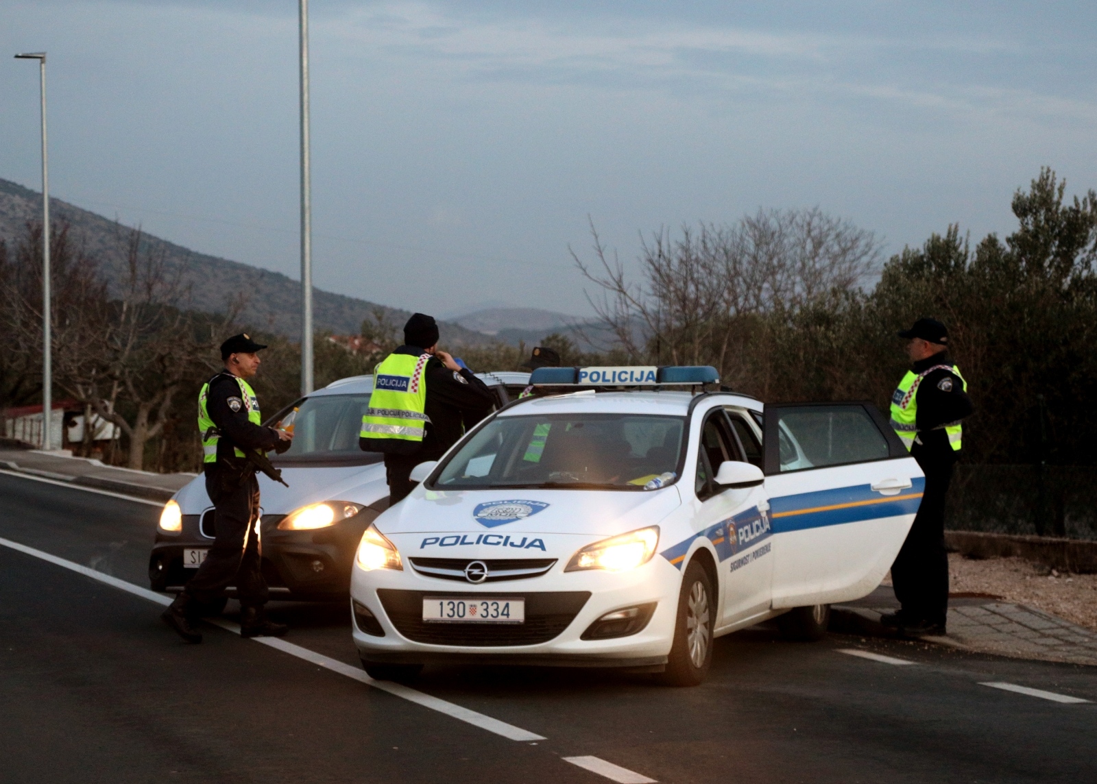 Šibenik: Zbog potrage za ubojicom policija blokirala sve prilaze gradu