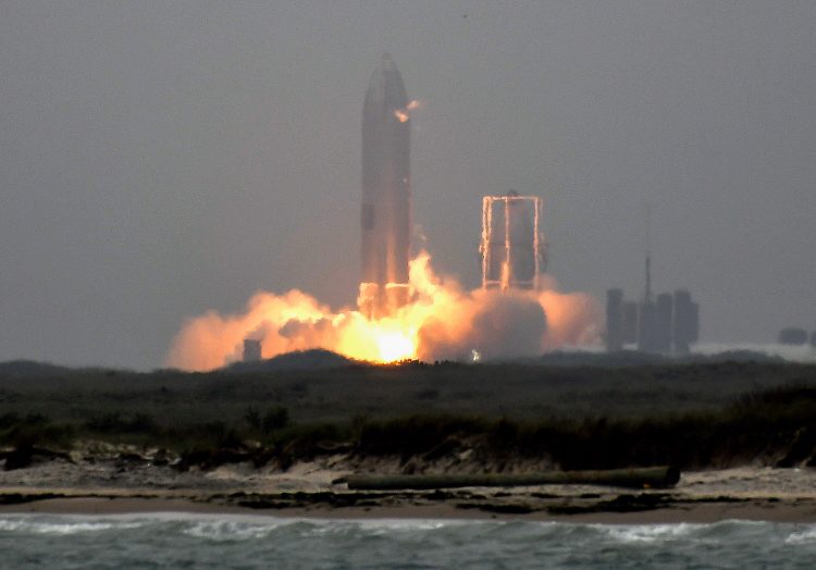 spacex Reuters-GENE-BLEVINS-6-750x524