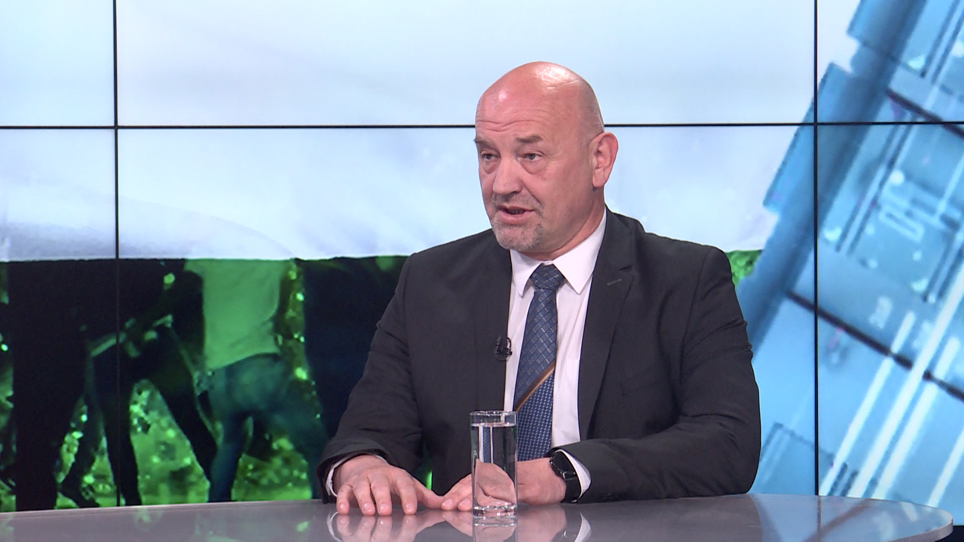 SA-DU-ZEKO-REP-130521-1(20210513-185357855).mxf.00_00_49_19.Still001