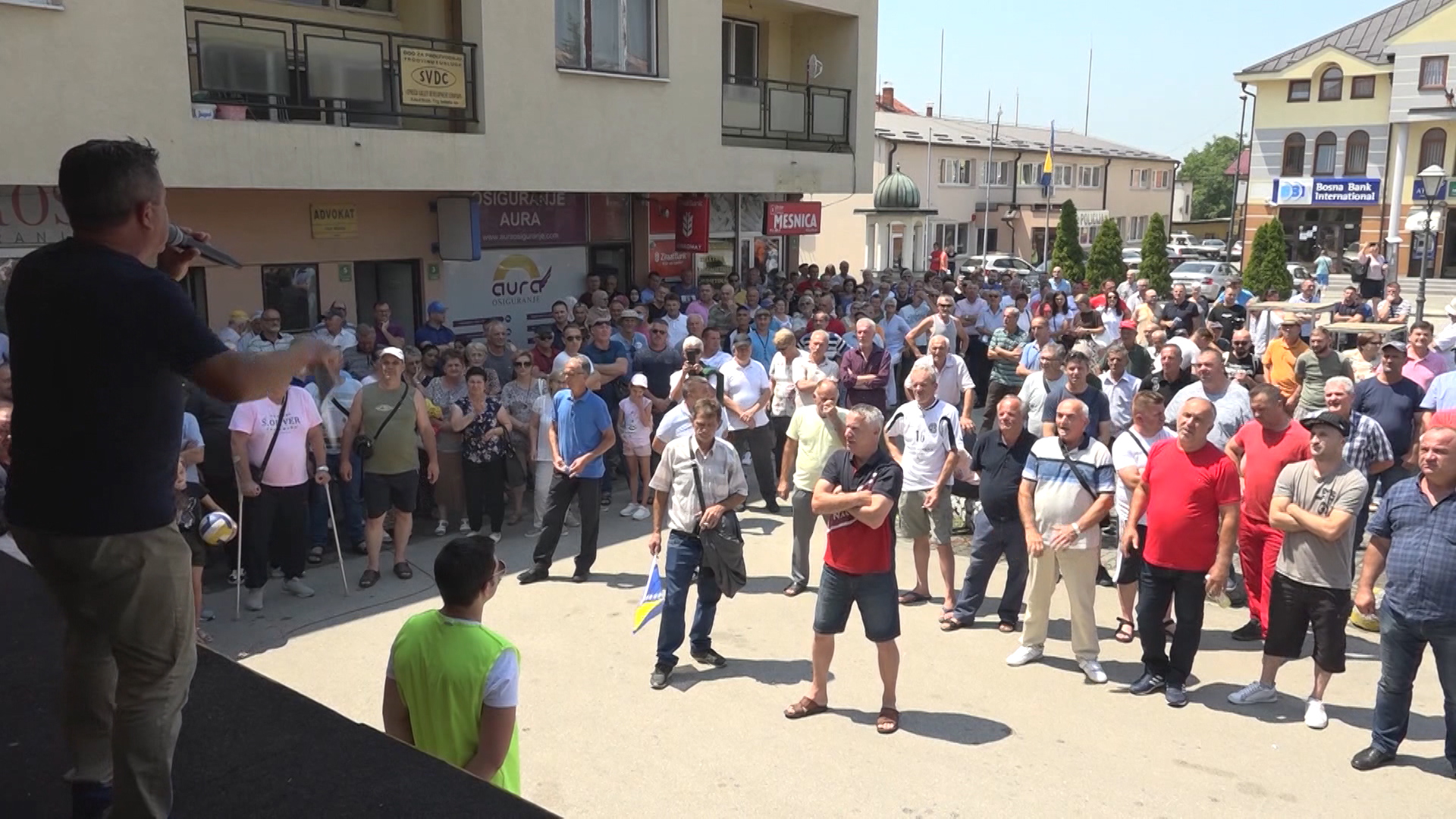 SA-KALESIJA PROTESTI PKG-NAT-1(20210712-185457000).mxf.00_00_18_10.Still001