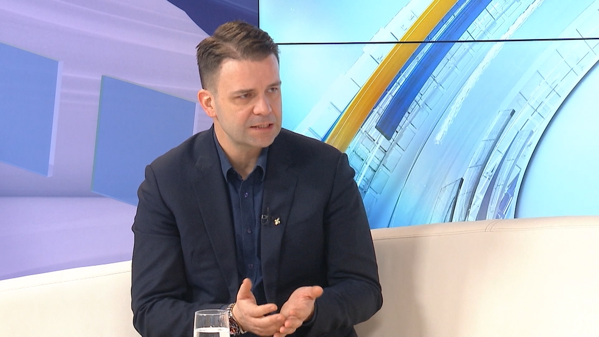 SA-ND MAKAREVIC 040120-1(20210104-115401831).mxf.00_01_00_14.Still001