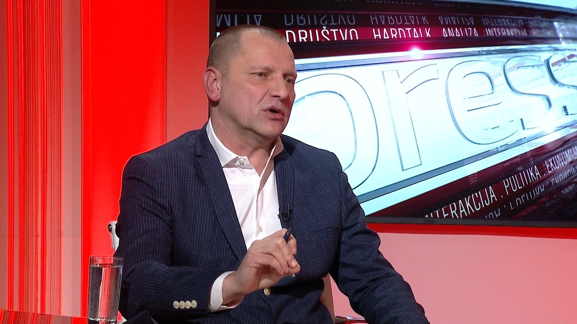 SA-PRESSING-130121-01.20_31_48_10.Still006 zlatko miletić