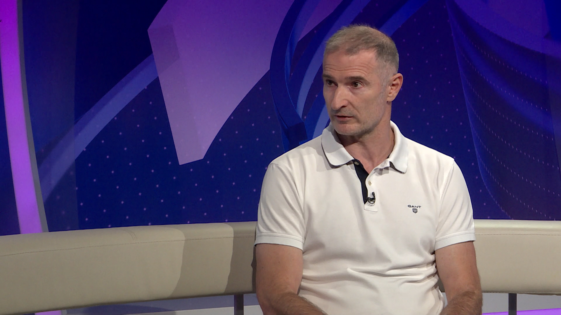 SA-VECERNJI STUDIO-220621-01.20_01_14_14.Still002