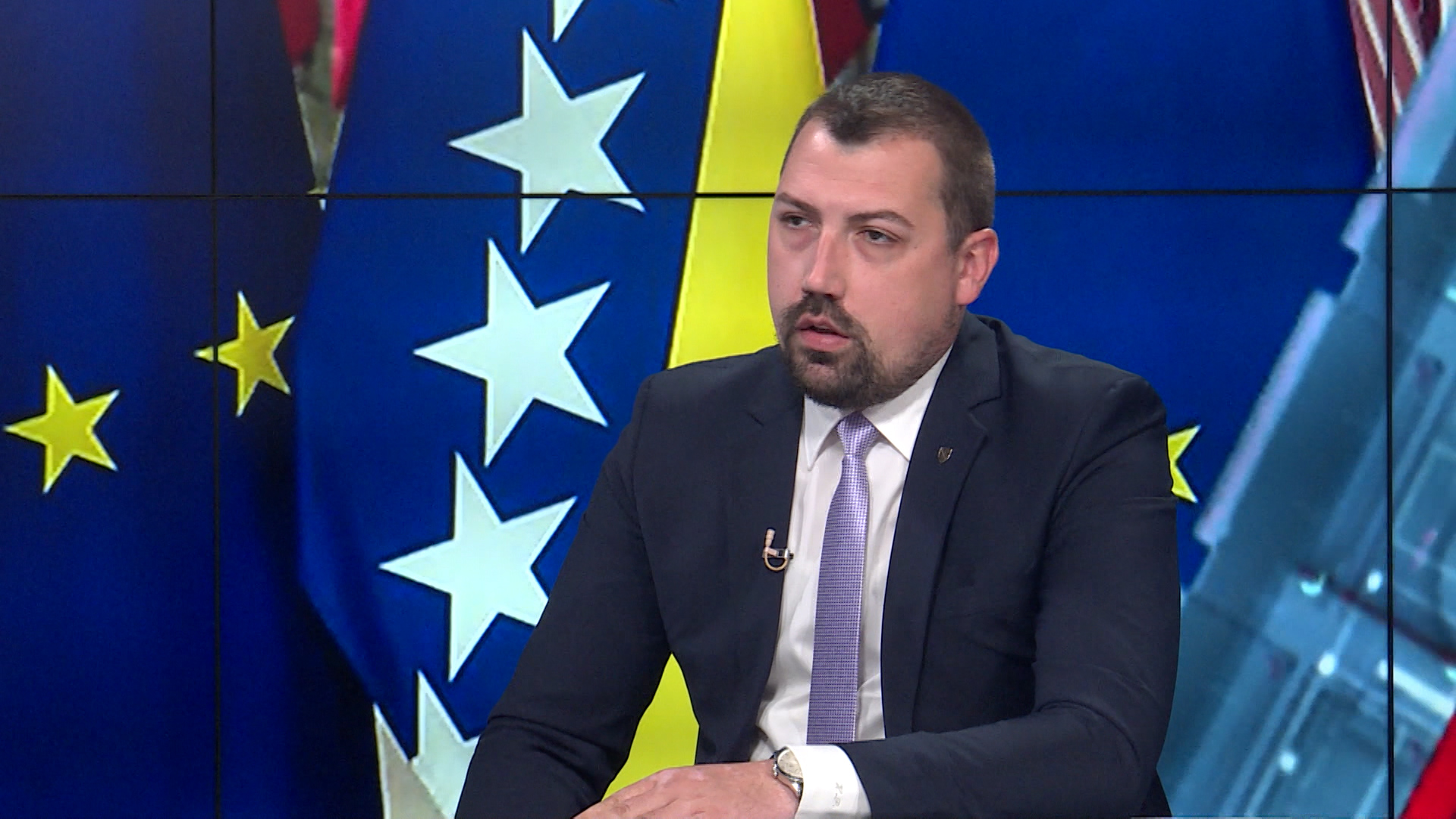 WEBSA-PLAKALO-110521--DU(20210511-185838070).mxf.00_00_48_00.Still001