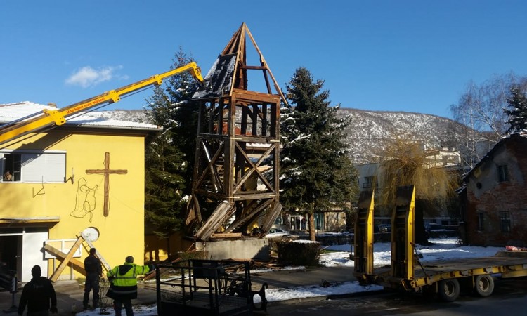 Srušen crkveni zvonik u Drvaru