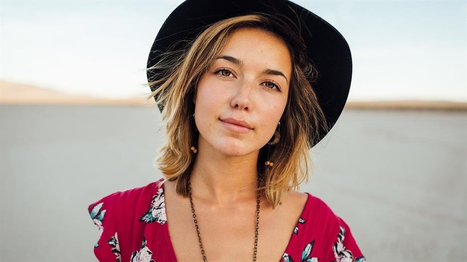 adult-1867618_960_720 (1)