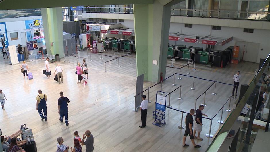 Aerodrom Nikola Tesla iznutra