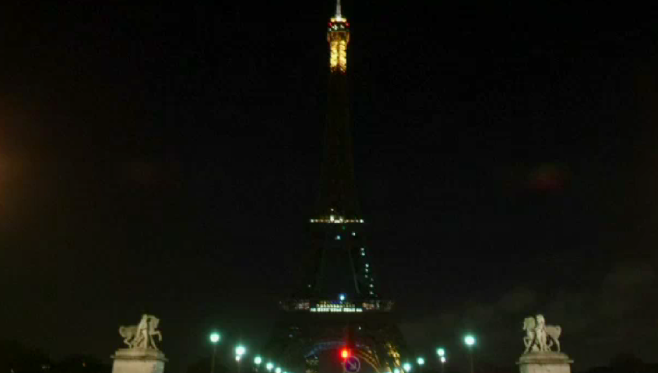 ajfelov toranj u mraku