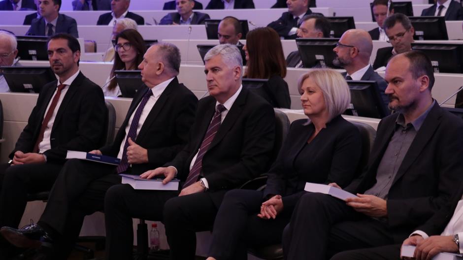 akademik Čović na promociji Zbornika radova (3)