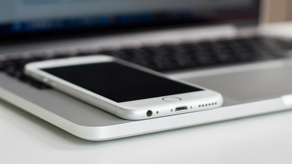 apple-devices-1839874_1280