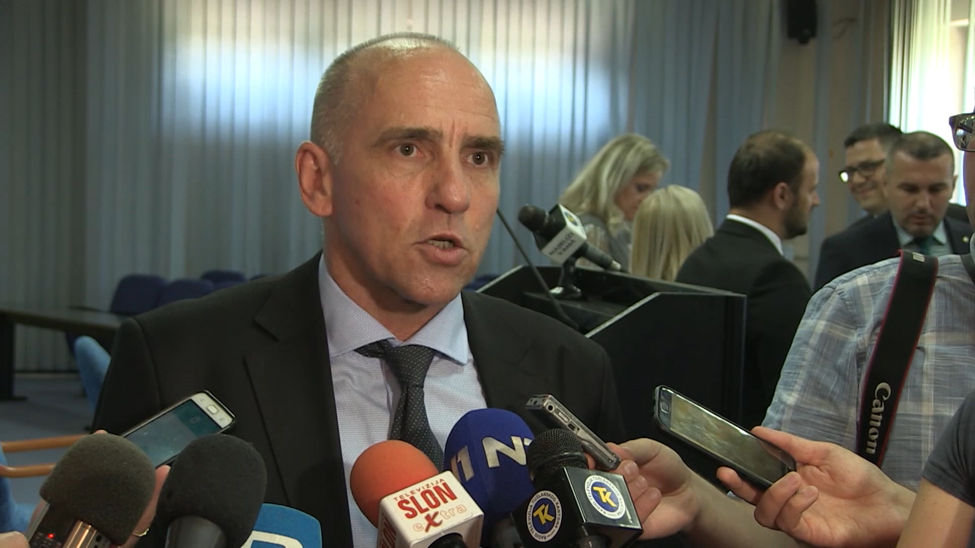 BG-HARADINAJ REAX PKG-200719-APS(20190720-160251904).00_00_22_23.Still008