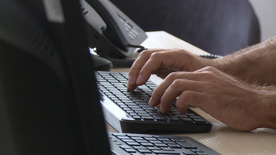 BG-LAZNI PROFILI PKG-19-APS-2(20160908-170817929).mxf.Still001