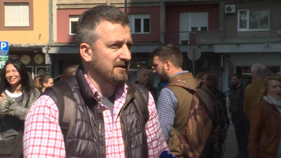 bg-live 4-1025-190419.10_36_14_08.Still001