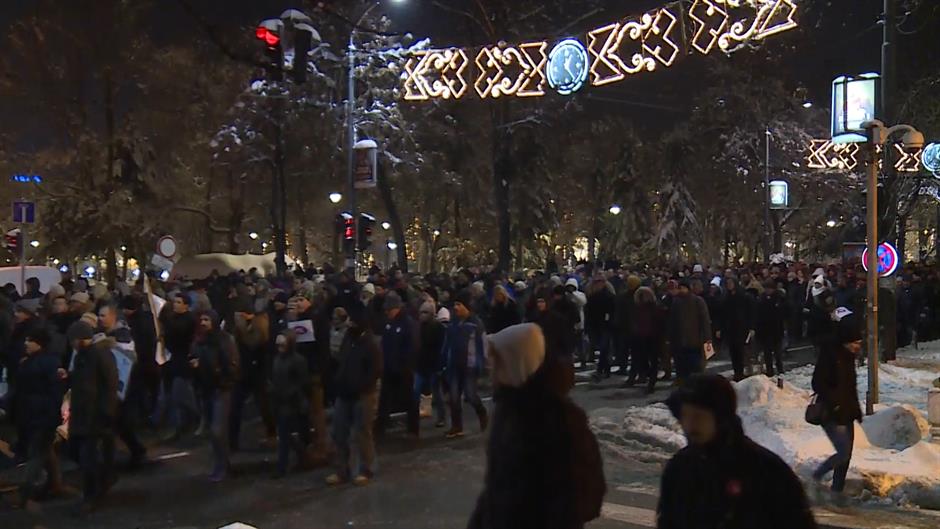 bg-live 5-1940-260119.19_44_36_20.Still002