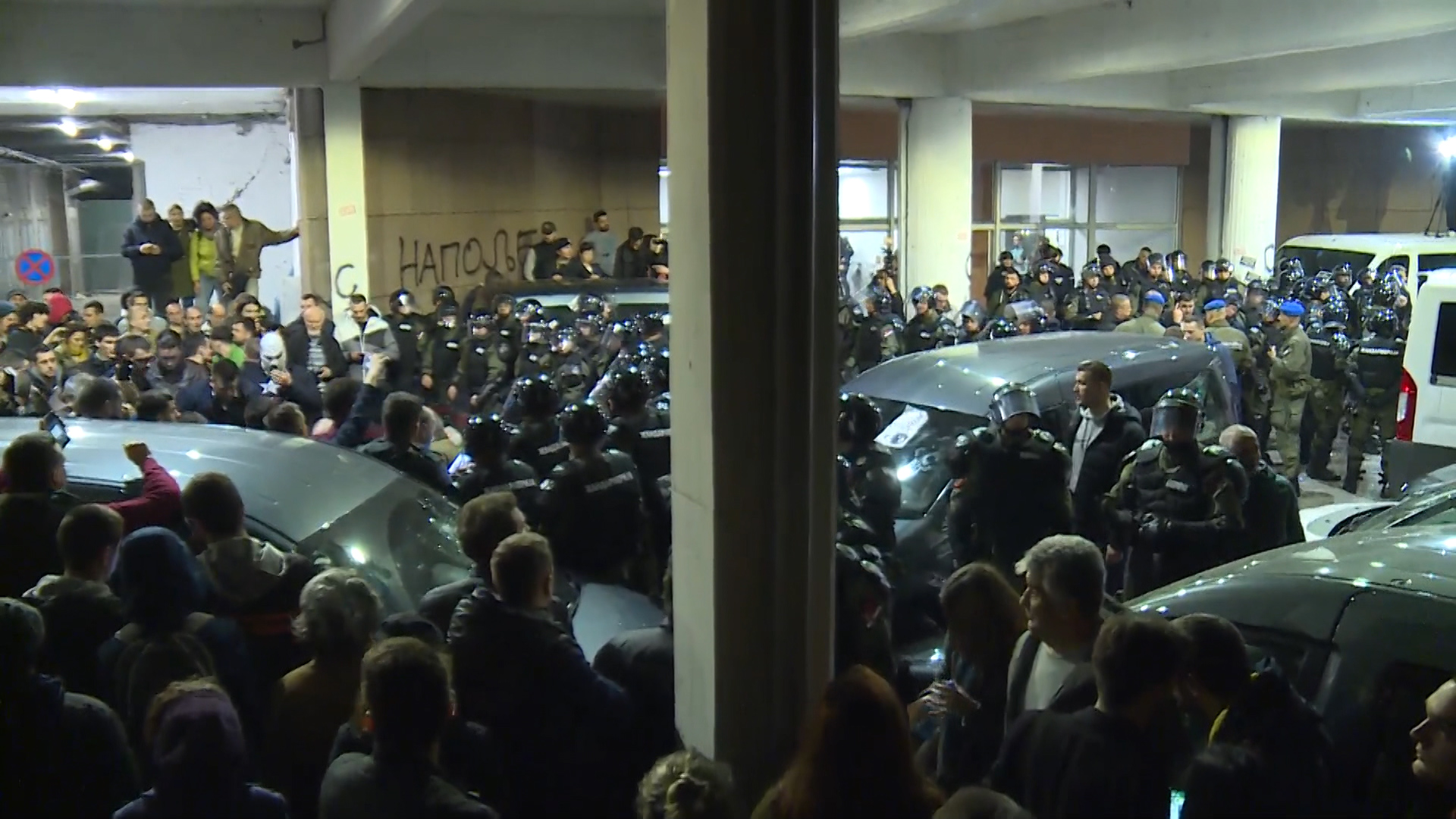 bg-live 5-2245-160319.00_00_46_05.Still002