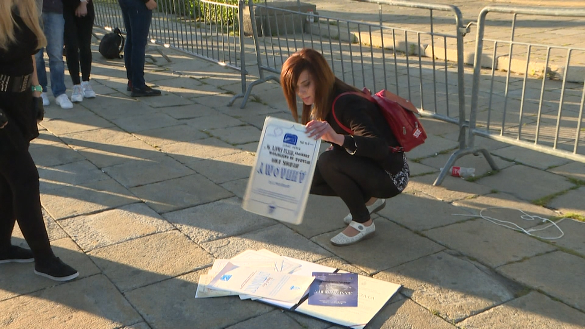 bg-live u-1900-120520.19_10_03_16.Still001