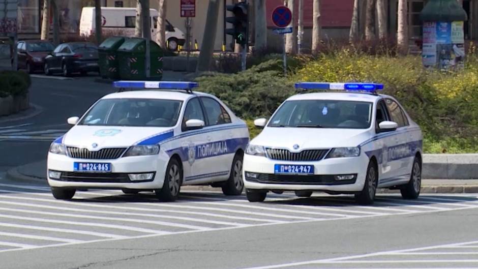 BG-POLICIJA BIJE PKG-160420-NEN(20200416-170531737).mxf.00_00_44_11.Still004