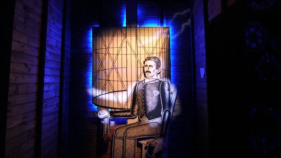 BG-TESLA PKG-19-MDK-1(20190811-181546022).mxf.00_00_15_22.Still001