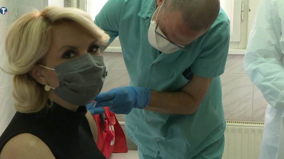 bg-vakcinacija-brnabic-i-kisic-vo-mbm-20201224-102823096-mxf-49-12-still002-327481.jpeg