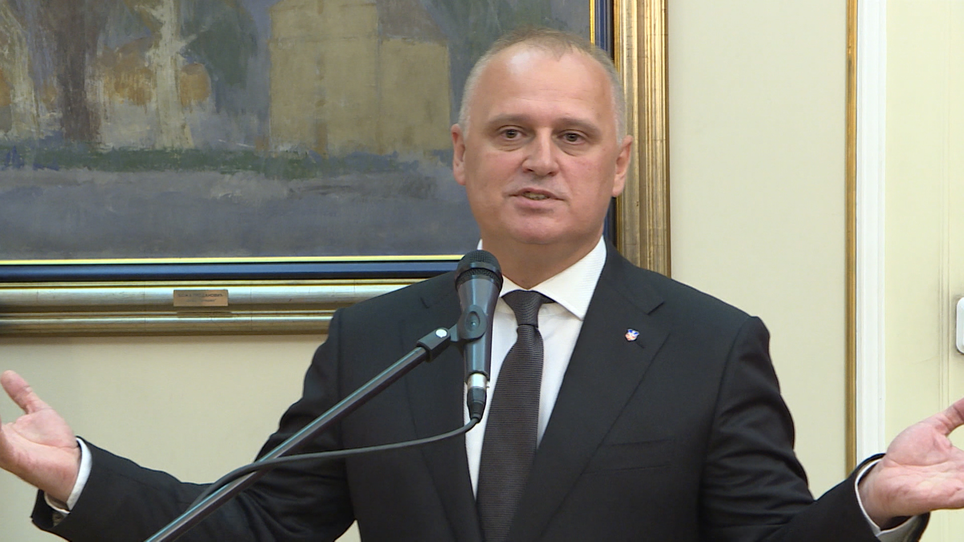 BG-VESIC PKG-170619-MBS-2(20190617-173255258).mxf.00_01_40_19.Still002