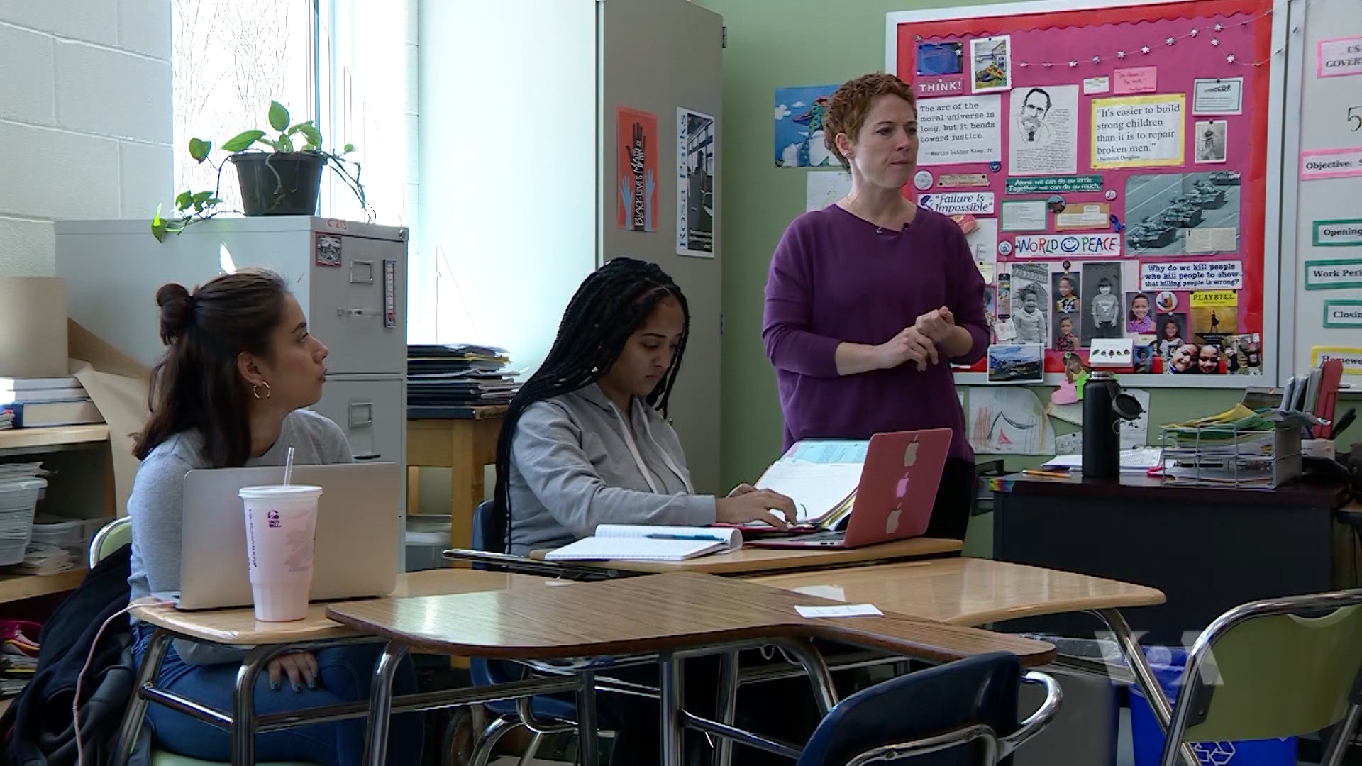 BG-VOA-FAKE NEWS PKG-VPS(20180422-115416848).mxf.Still002