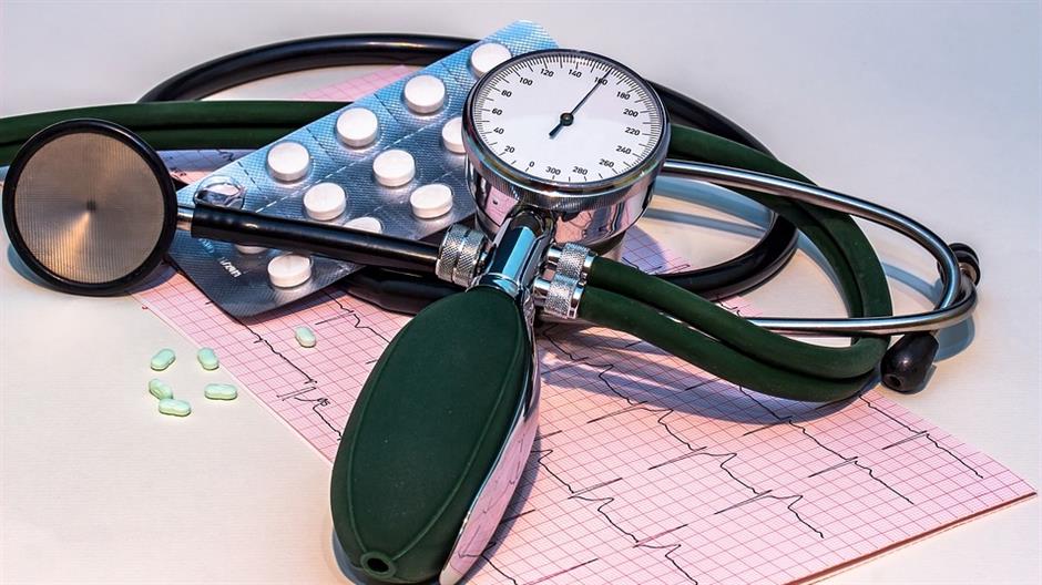 blood-pressure-monitor-1952924_960_720