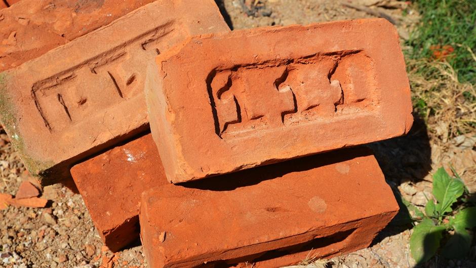brick-1566327_1920