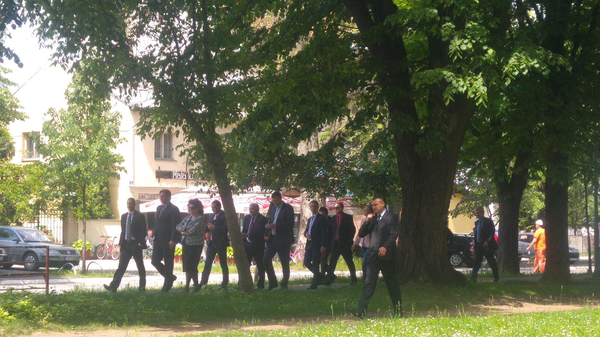 C_iu19hXcAEZ4ZS.jpg large