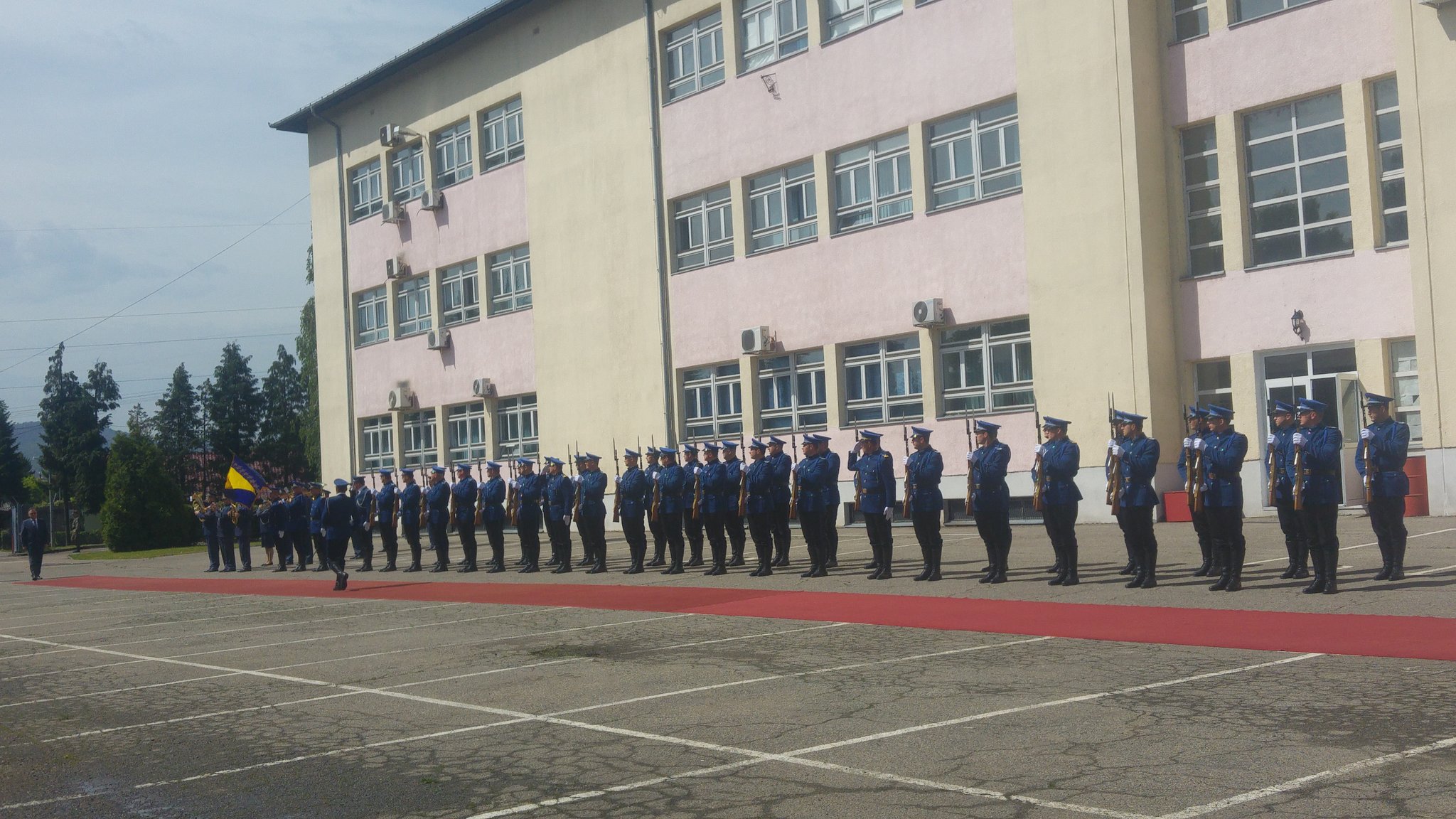 C_nSYALXUAEWQKy.jpg large