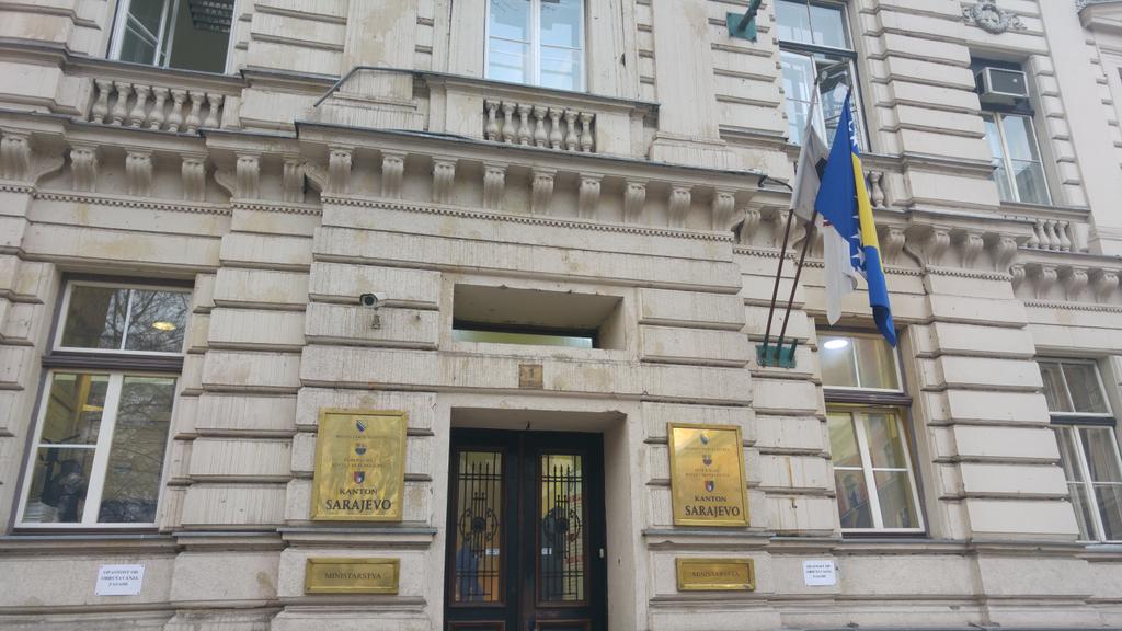 C0nCJ9XXgAEwsKR.jpg large