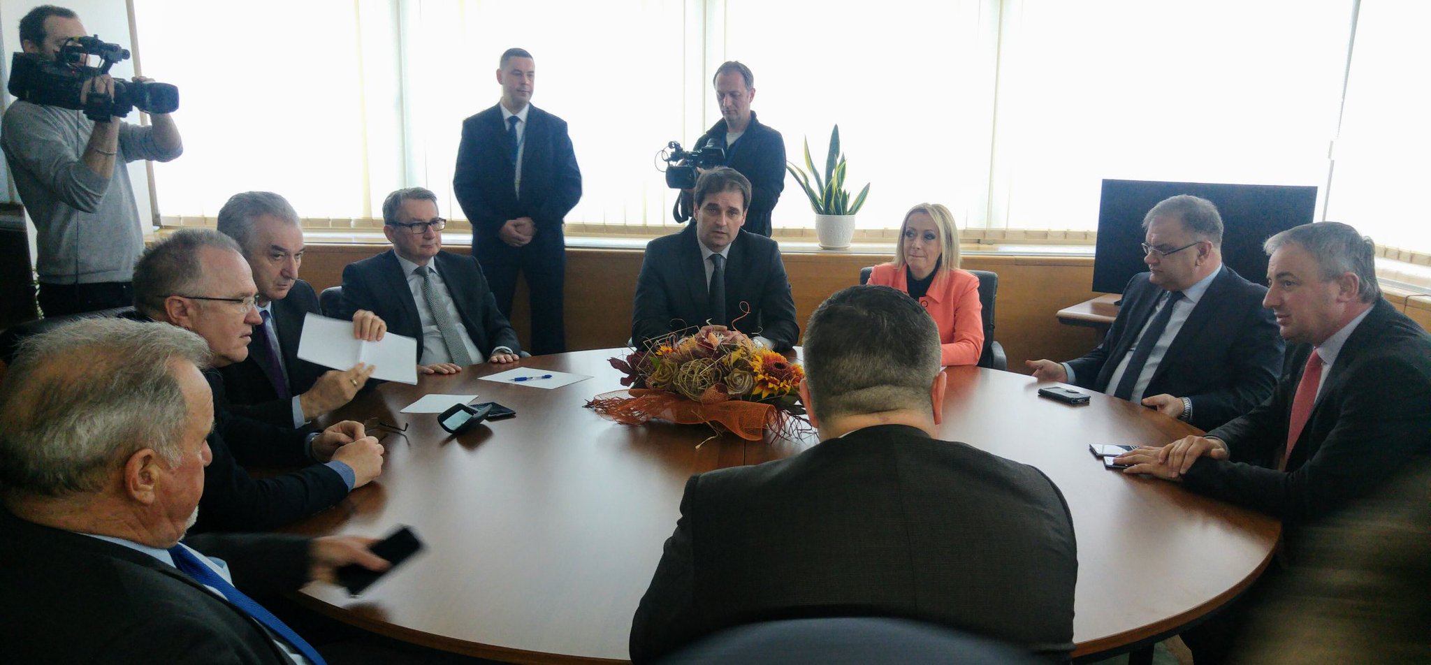 C5Gruc0WYAAPI43.jpg large