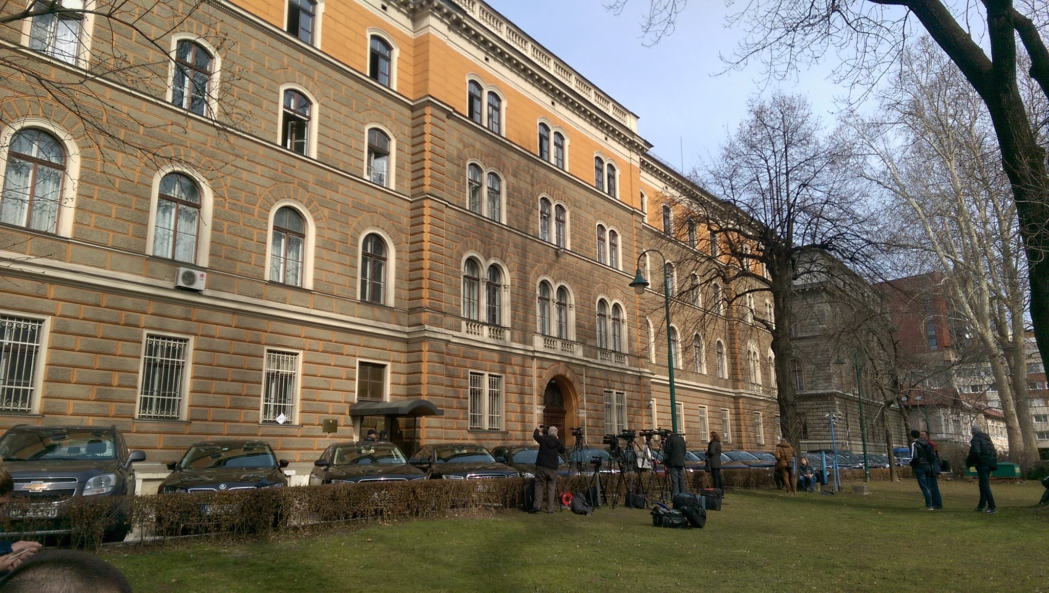 C5WI-6uW8AAJEZy.jpg large