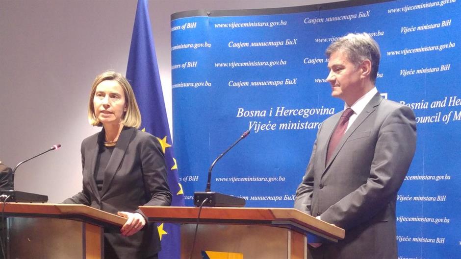 C6Fjv88XMAInBol.jpg large