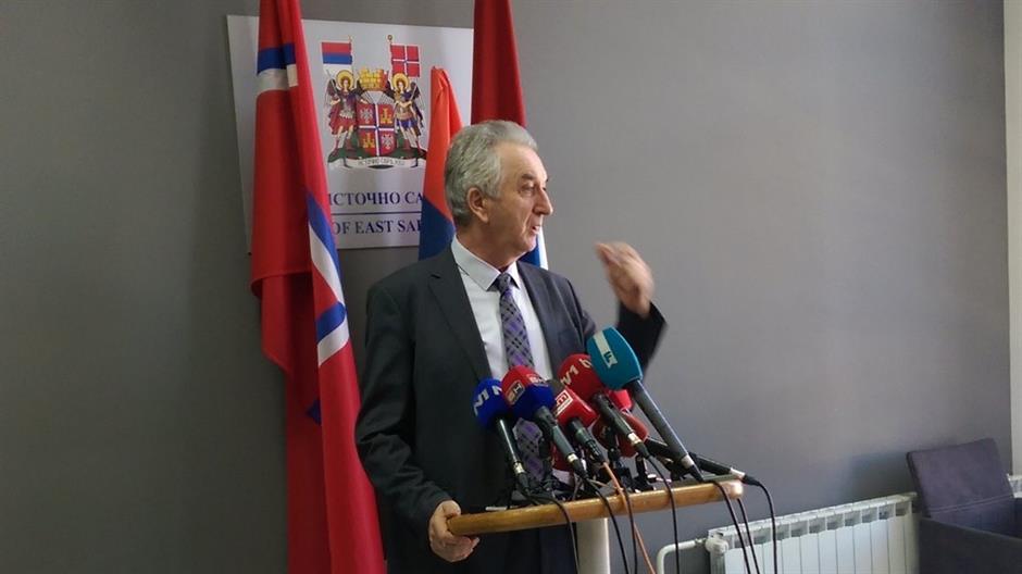 C9DSKvIWAAAFdpz.jpg large