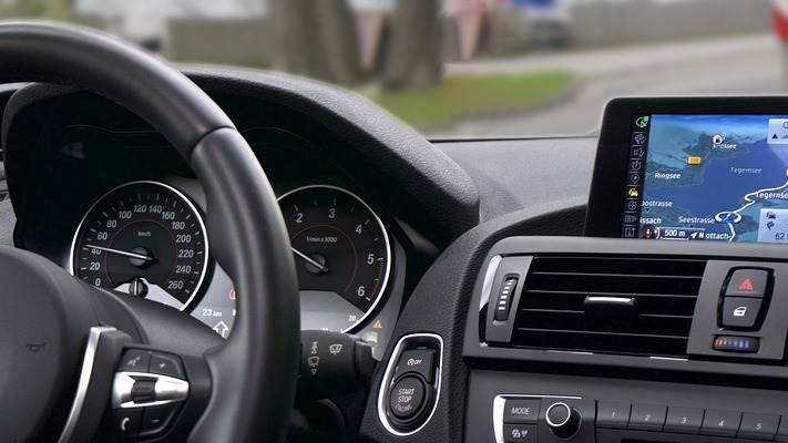 car-1281640_960_720