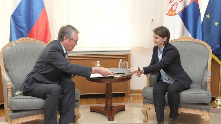 Cepurin i Brnabic, Fonet
