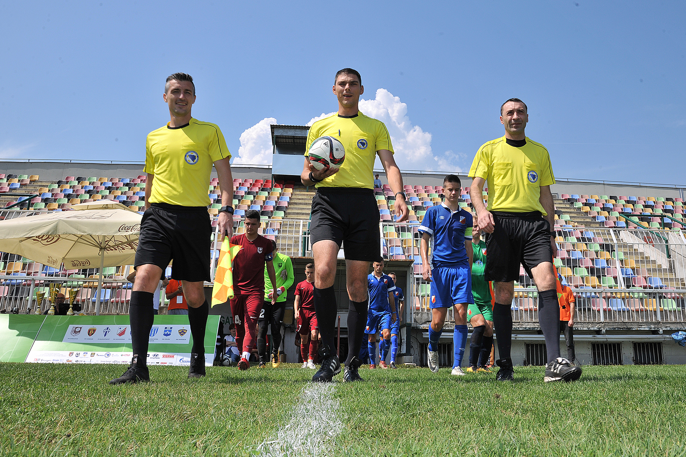 Igraj fudbal, živi život