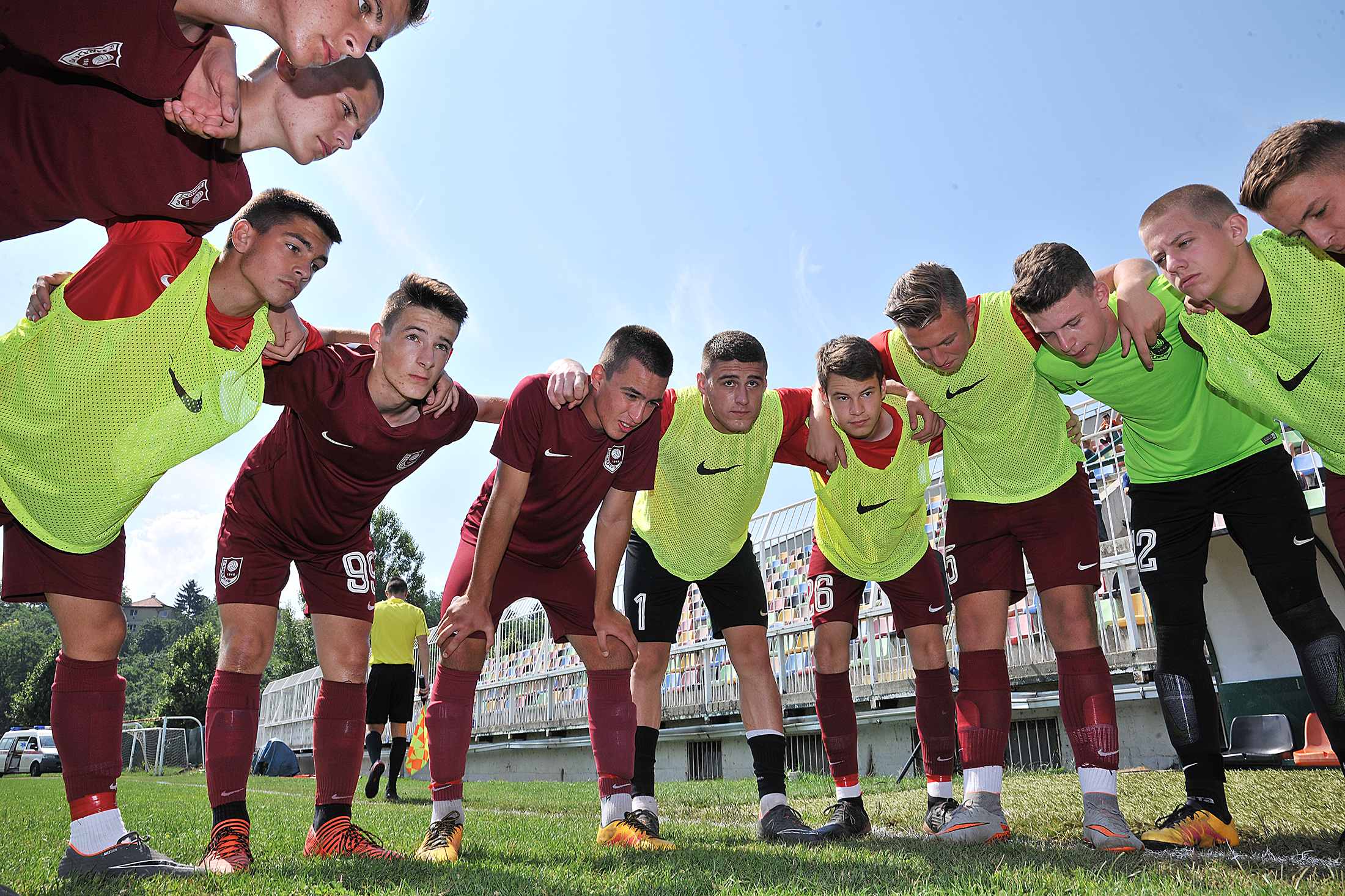 Igraj fudbal, živi život