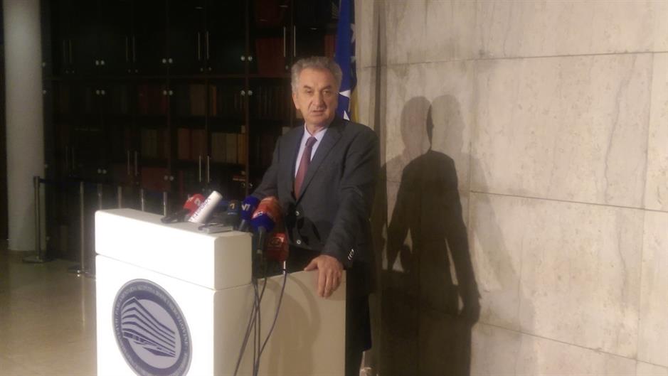 Ck6n8sWWEAAETvn.jpg large