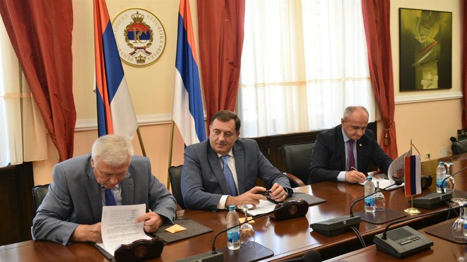 CloNWiUXIAAijXK.jpg large