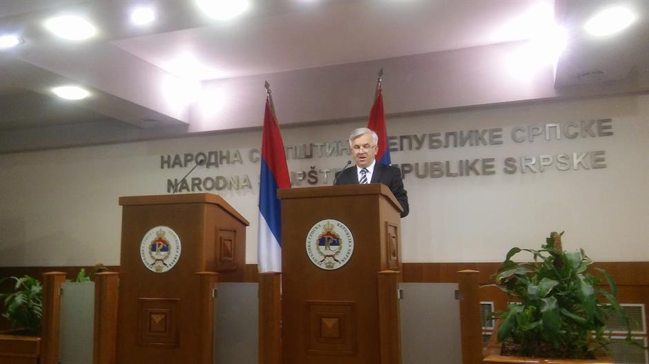 ClYQAu6UgAIxbiR.jpg large