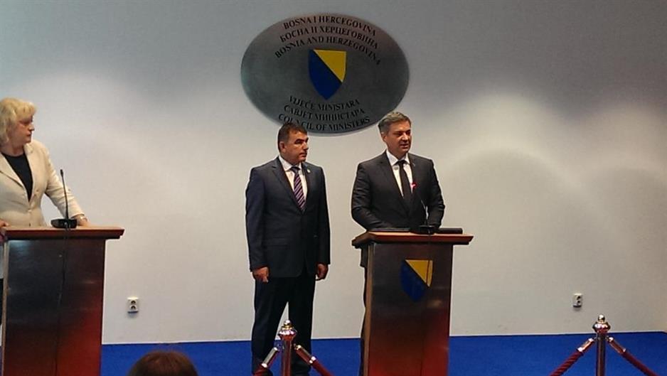 COnYs6HUkAAvgQp.jpg large