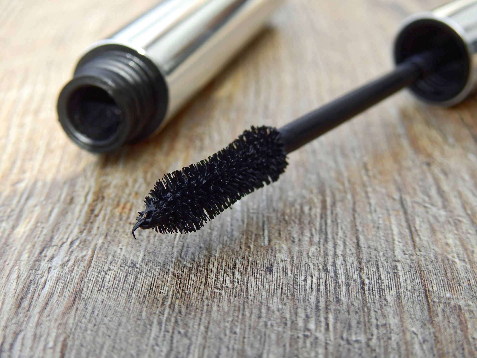 cosmetics-2116368-1920-321970.jpeg