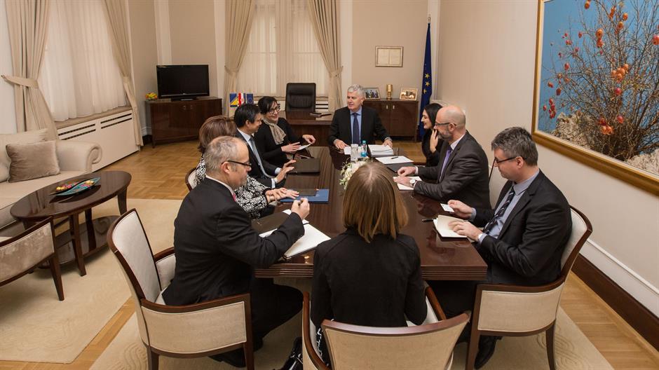 čović-hoyt yee,2