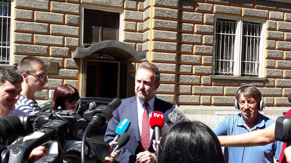 CpBAPFFW8AADYMa.jpg large