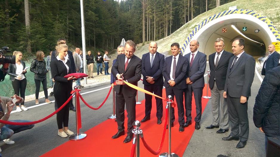 CtXYDJ2WgAQTmGE.jpg large