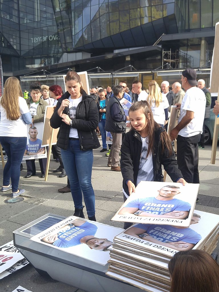 CvhifQMWcAAJuV_.jpg large