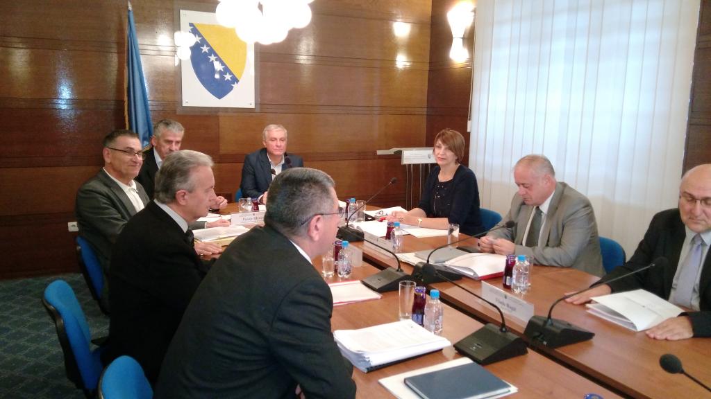 CvmnA8lXEAAnoqD.jpg large