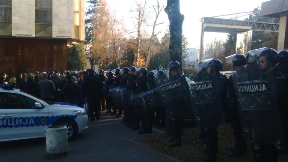 CXUTElxUwAEJdOL.jpg large