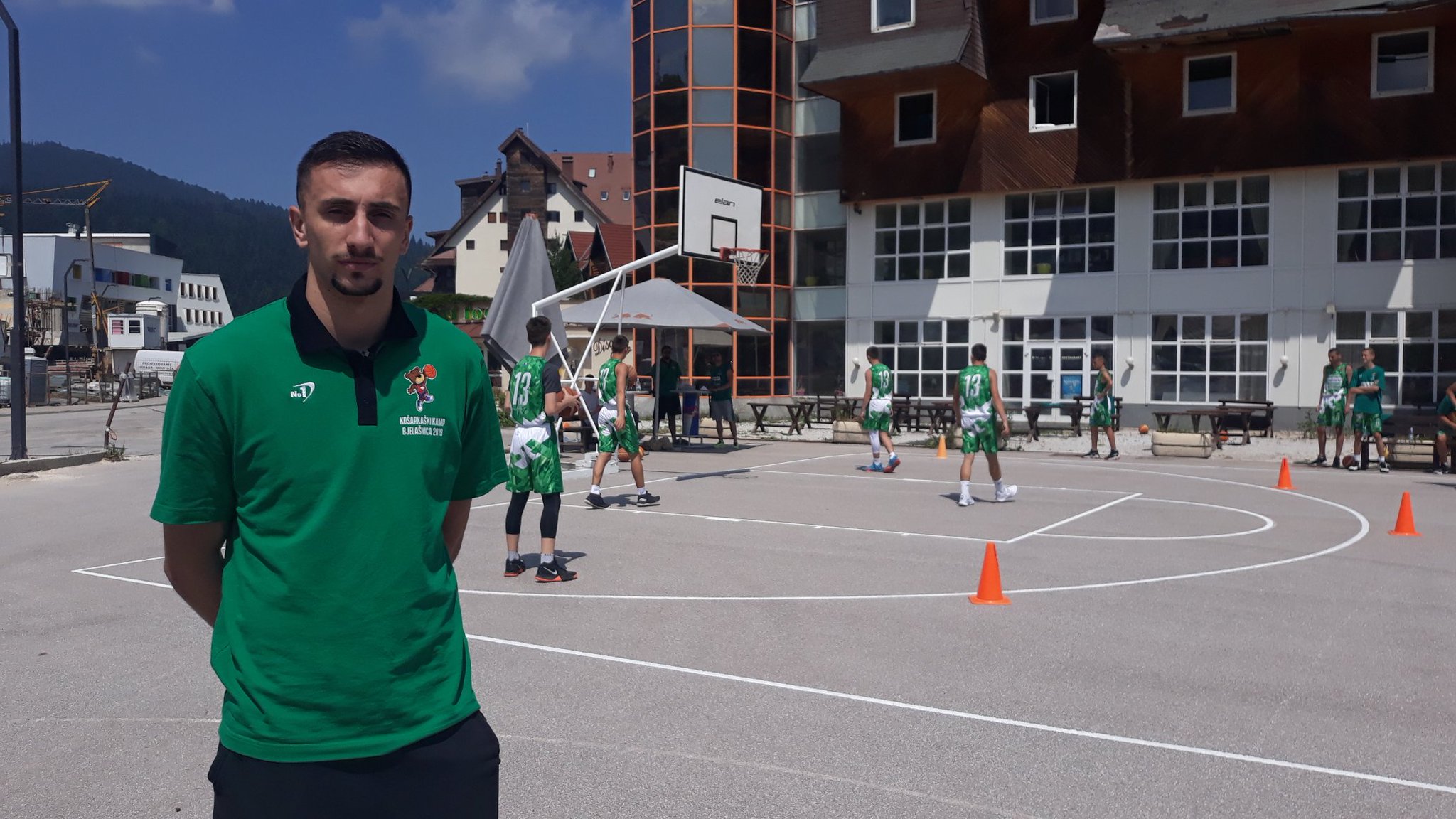 D-tFDiAXoAEaK3Y.jpg large